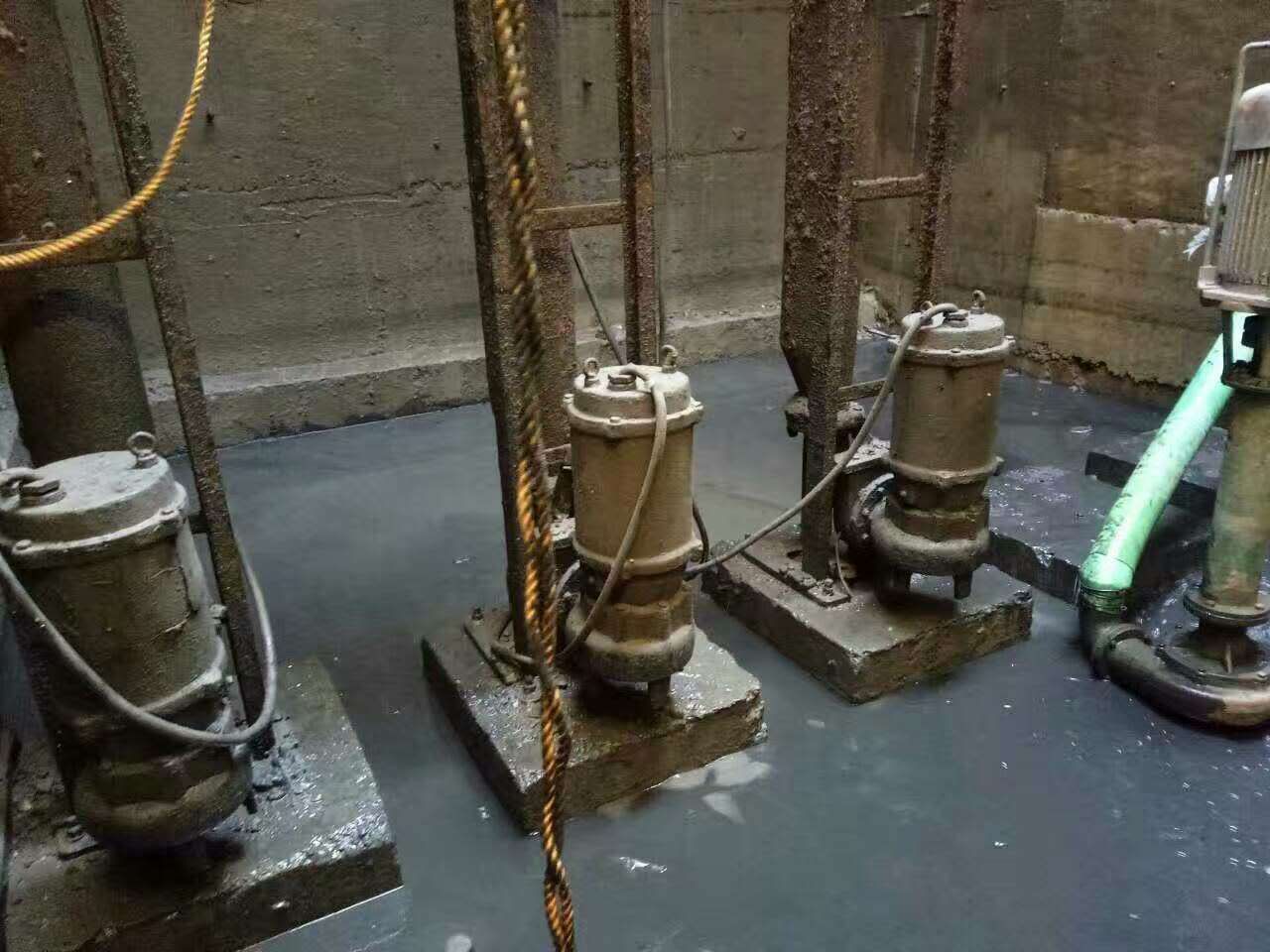 巢湖污水池清理